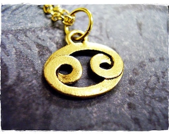 Collana con segno zodiacale del Cancro in oro - Ciondolo con segno zodiacale del Cancro in peltro oro antico su una delicata catena a maglie placcata in oro o solo ciondolo