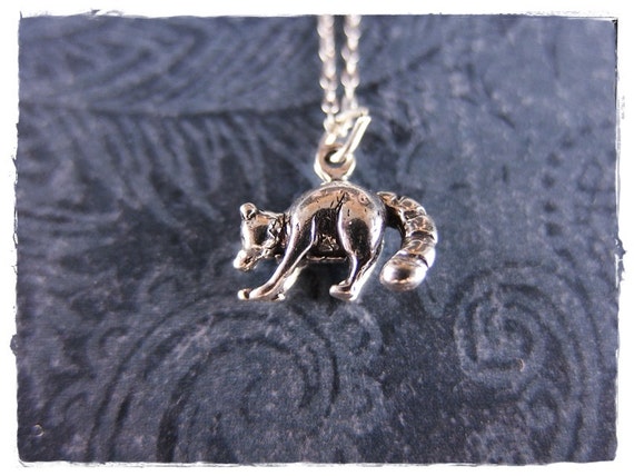 Collana con procione in argento - Ciondolo con procione in argento sterling su una delicata catena a maglie in argento sterling o solo ciondolo - Italia