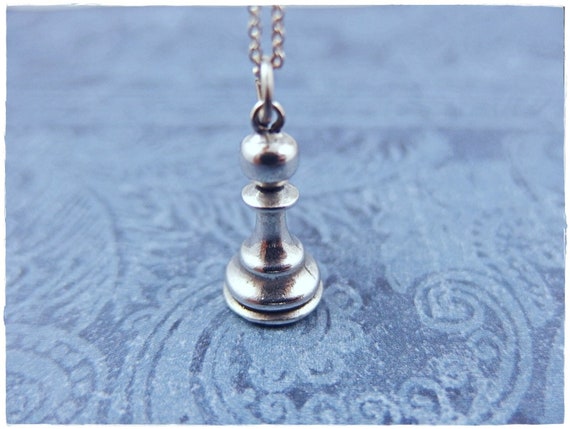 Pawn necklace 2024