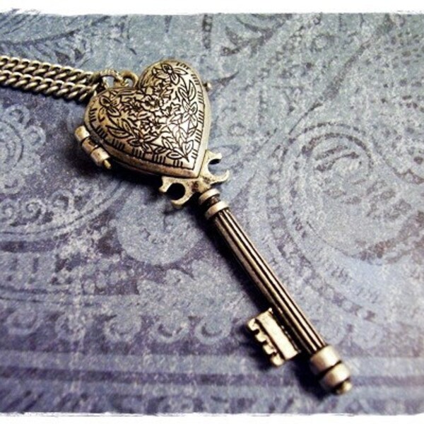 Vintage Inspired Flower & Heart Key Locket Necklace in Antique Silver with a 24 to 27 inch Antique Silver Plated Curb Chain