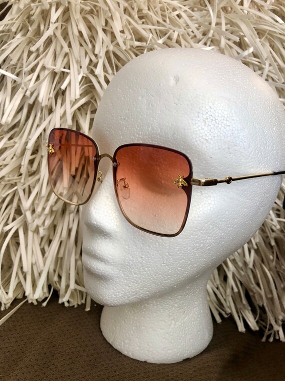 RIMLESS Metal Frame - Gold Bee Accent - Sunglasses - One 
