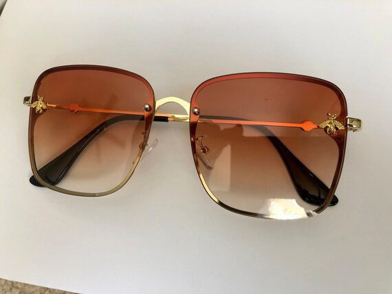 Gold Bee Accents Sunglasses RIMLESS Metal Frame - Gold Bee Accent - Sunglasses - One  main image 4