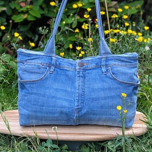 Upcycled Jeans Shoulder Bag: Y2K Slouchy Purse with Pockets