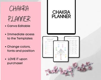 以下が含まれることがあります： 「CHAKRA PLANNER」の文字が入ったデジタルチャクラプランナーのデザイン。画像には、機能がリストされたピンク色の背景と、プランナーページを表示するいくつかのデジタルタブレットモックアップが含まれています。装飾的なピンクの花が一番下にあります。