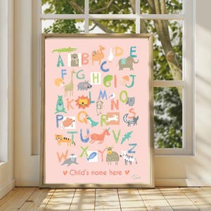 Stampa artistica personalizzata con alfabeto e animali per la cameretta dei bambini, in rosa, regalo per baby shower.
