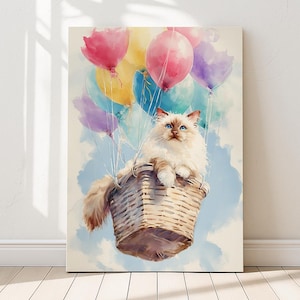 Stampa artistica di un giro in mongolfiera con un gatto Ragdoll - Schizzo ad acquerello stravagante nel cielo con un cesto galleggiante / Stampe perfette