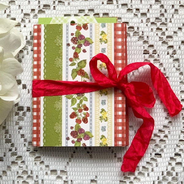 Picnic Mini Flip Book Album // Mini Junk Journal // Flat Mail // Brag Book // Photo Journal // Happy Mail