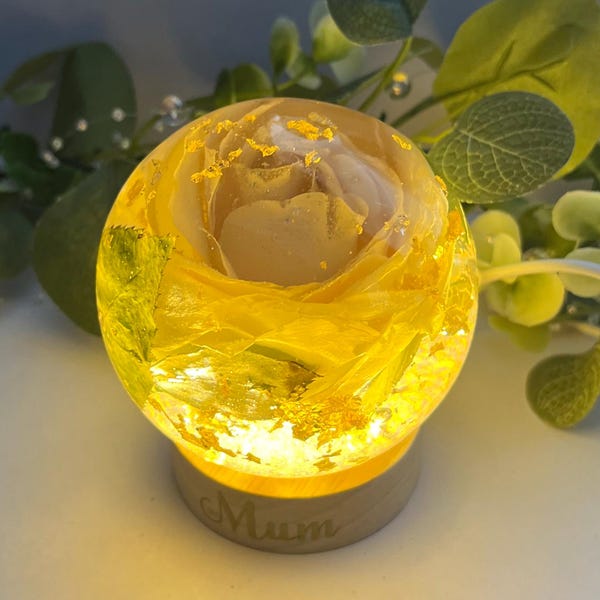 Personalized Flower Preservation Resin Paperweight, Memorial Keepsake with Optional Light
