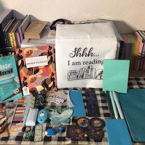 15 pick mystery bookish bundle