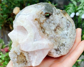 Hand Carved Crystal agate Skull: Mineral Specimen, Healing Stone (4.7")