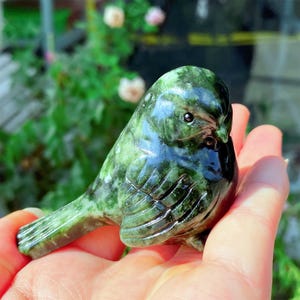 Natural Green Jade Bird,Quartz crystal Bird,Crystal Bird carved，mineral specimen,Crystal healing,Crystal gift ，home decoration 1PC