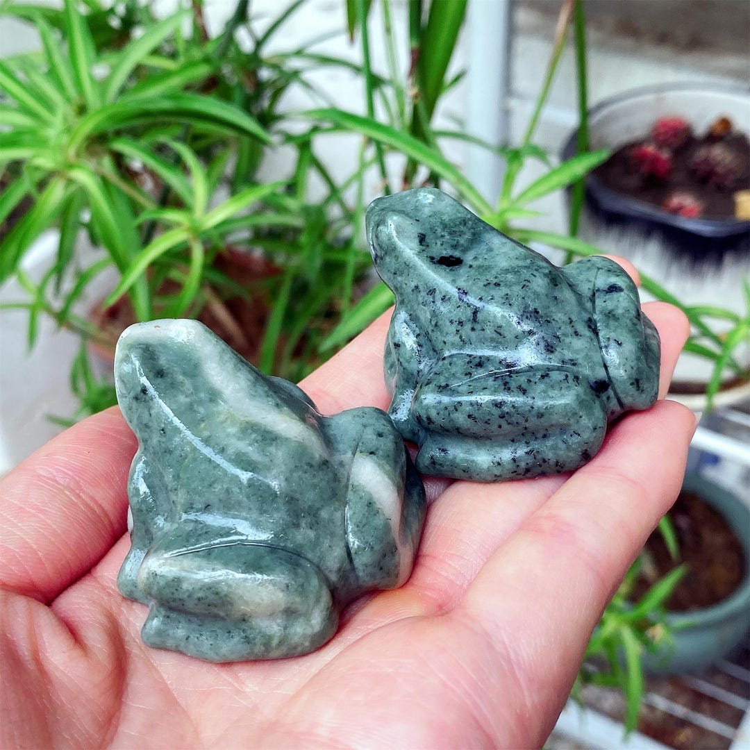 Lu Shan Jade Frog Carving: Natural Quartz Crystal Animal, Home