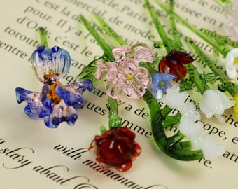 Mini bouquet di fiori in vetro per il mese di nascita: statuetta floreale fatta a mano