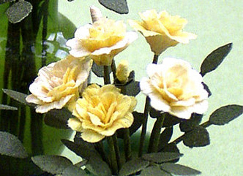 Climbing Rose Paper Flower Kit for 1/12th scale Dollhouses, Florists and Miniature Gardens image 4