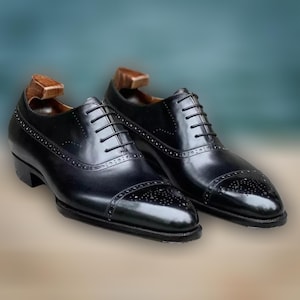 Handmade Black Leather Oxford Dress Shoes: Men&#39;s Formal Wear
