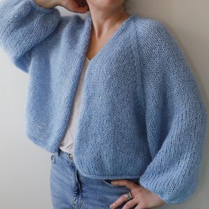 Cárdigan de mohair azul claro, tejido a mano para mujer, de lana merino y mohair, de punto grueso, suave y acogedor, cálido.