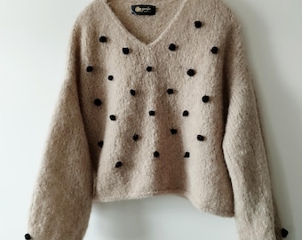 Handgestrickter Alpaka Pullover: Beiger Pullover mit V-Ausschnitt
