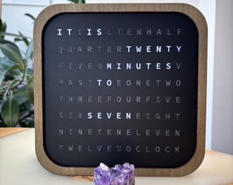 Ordklocka på engelska, LED-ordklocka i trä för skrivbord, LED-textdisplay, elektronisk klocka i trä för hem och kontor
