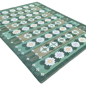 Handwoven Green Wool Kilim Rug: Geometric Scandinavian Farmhouse Decor