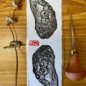 Muschel mit Seepocken Linolschnitt Druck Lesezeichen laminierte Minidrucke Original Ocean Reader