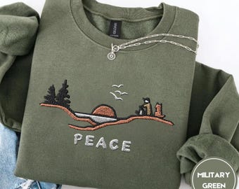 Sweat-shirt de camping brodé : cadeau de plein air douillet