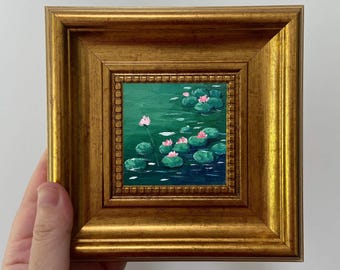 Handgemaakt kunstwerk in groene lotusvijver: mini-ingelijst olieverfschilderij voor eenvoudige weergave
