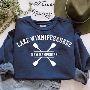 Komfort Colors® Lake Winnipesaukee Sweatshirt New Hampshire Shirt Reise Souvenir Geschenk Seen Region Rundhals T-Shirt Bootfahren Tee