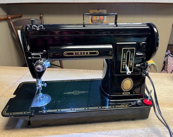 Lovely Vintage 1953 Singer 301A With Quilting Accessories