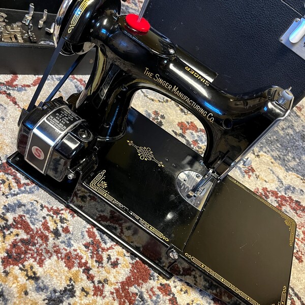 Rare 1939 Top Decal Singer Featherweight w/ Fully Rewound and Serviced Original Motor!