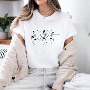 Camiseta de Halloween con esqueleto bailando, divertida camiseta de temporada espeluznante, camiseta con gráfico de esqueleto retro, linda camiseta de fiesta de baile de esqueleto, camiseta de fantasma de otoño