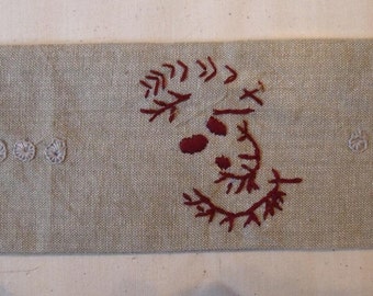Hand embroidered linen glasses case