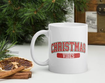 Christmas Vibes-mok: feestelijk roodgroen vakantiekoffiekopje