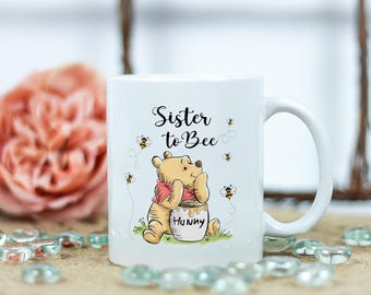 Kubek „Sister to Bee”, styl Winnie, z okazji ujawnienia ciąży, prezent na baby shower