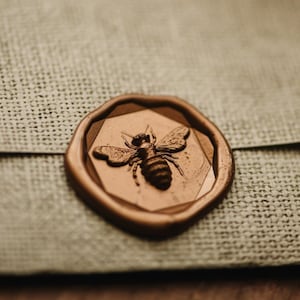 Pelargon Design 3D Biene Diamant Schnitt Wachs Siegel Stempel | Hochzeitseinladungen, Karten & Umschlag, Geschenkverpackung