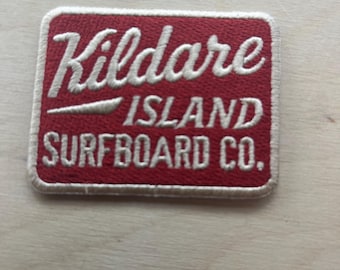 Parche bordado de Kildare Island Surfboard Co. – Estilo retro surfero, para coser o planchar.