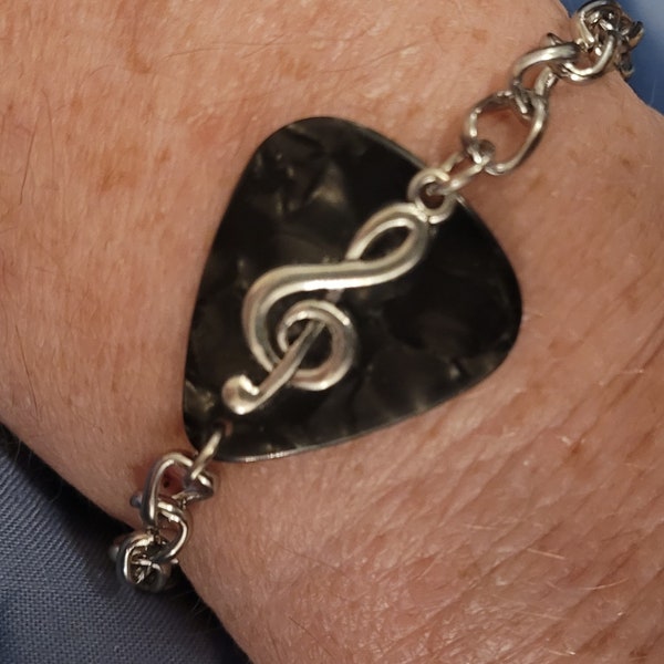 Guitar Pick Bracelet 9"- Treble Clef Bracelet - Music - Unisex - Stainless Steel - Gray Pick Bracelet - Guitar Pick Jewelry - Pick Bracelet