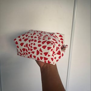 ハートのトイレタリーバッグ