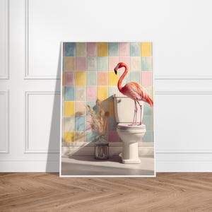 Arte mural de flamenco para baño enmarcado / Impresión divertida de inodoro / Decoración de pájaro rosa / Póster de baño peculiar / Arte mural enmarcado / Obra de arte de azulejos pastel