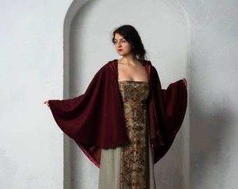 Mantello in lana bordeaux