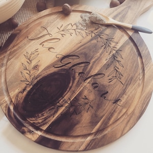 Engraved Cutting Board with Wreath Design: Custom Cheese Board or Charcuterie Board for Wedding Gift or Engagement Present image 7