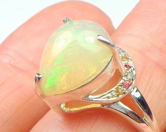 Sz 6.50, 3Ct.Welo Opal, Sterling Silver Ring,Ethiopian Opal,Pastel Color Play,Green,Peach and Yellow,Mystical Stone, Natural Gemstone,OOAK