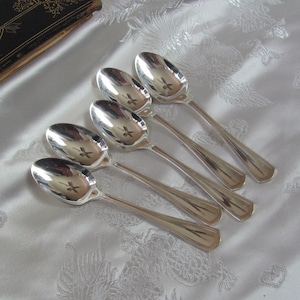 Spoons Set of 5 Small Silver Plate Demitasse Coffee  Espresso Cocktail Spoons Matching // Vintage Silverware Flatware Cutlery
