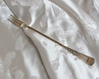 Athens 1883 Pattern // Rare 8.25" 21cm Silver Plate Olive Pickle Fork Long Handle - No Monogram Wm Rogers 19th Century