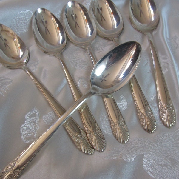 Radiance Pattern 1940 // Set of 6 Silver Plate Teaspoons // Crown Silverplate No mono // Vintage Antique Flatware Silverware Cutlery