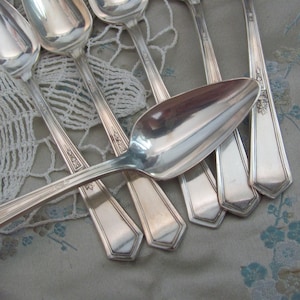 La Touraine Pattern // Fruit Spoons - Silverware - Silver Plate Set of 6 Fruit Spoons - Rogers Anchor No Mono