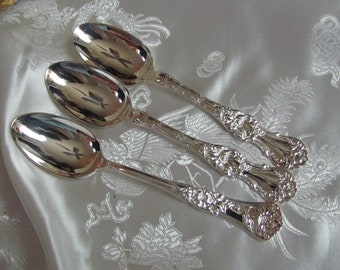 Floral Pattern Wallace - Set of 3 Silver Plate Teaspoons // No Mono // Antique Vintage Silverware Flatware Cutlery