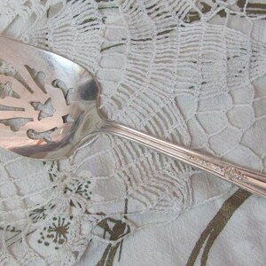 Marianne Pattern - Vintage Silver Plate Cake Pie Dessert Server Silverware Flatware Cutlery