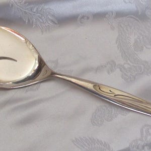 Flight Pattern - Silver Plate Cake Pie Dessert Server - 9&quot; // Vintage Antique SIlverware Flatware Cutlery