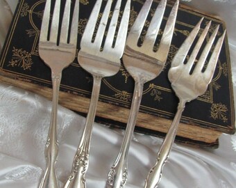 4 Stück Silber Platte Servieren Kaltes Fleisch Große Gabeln Verzierte Phantasie - verschiedene Muster // Vintage Antique SIlverware Besteck Besteck