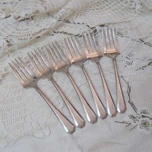 Lincoln Pattern // Set of 6 Silver Plate Salad Forks Silverware Flatware No Mono // Wm Rogers Mfg image 2